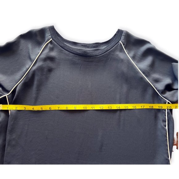 🌸4/$20🌸 Black Raglan Tuxedo Look Crewneck Blouse - Picture 8 of 9